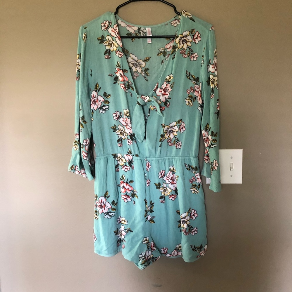 Mint Floral Romper - Picture 2 of 8
